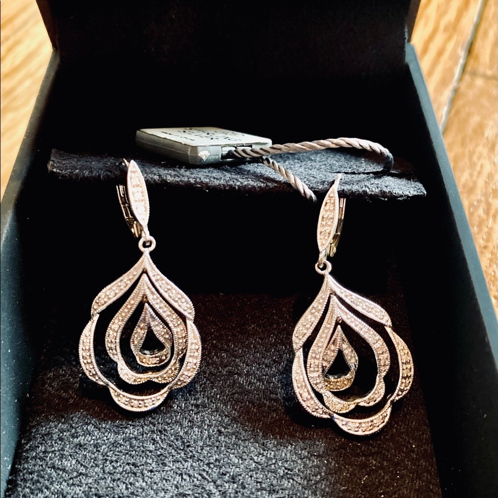 Sterling silver sparkling silver earrings!